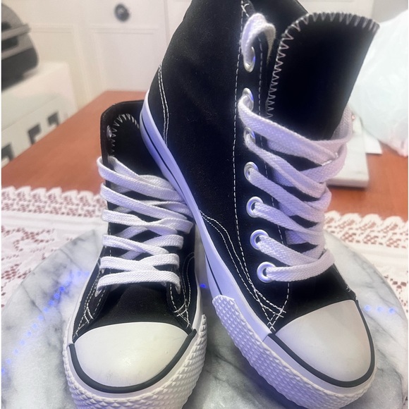 AIRWALK 🖤BLACK HIGH TOP TENNIS SHOES SZ 6🖤 - Picture 2 of 5